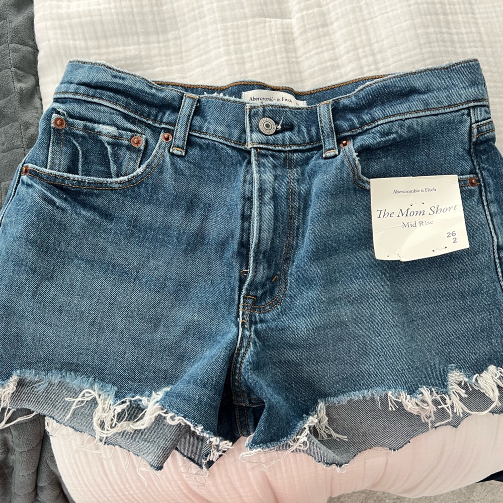 A&F Mid Rise Mom Short Size 26/2